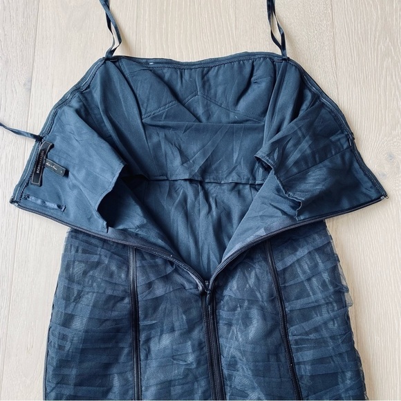 BCBGMaxAzria corset style mini strapless dress. Size zero - Picture 8 of 9